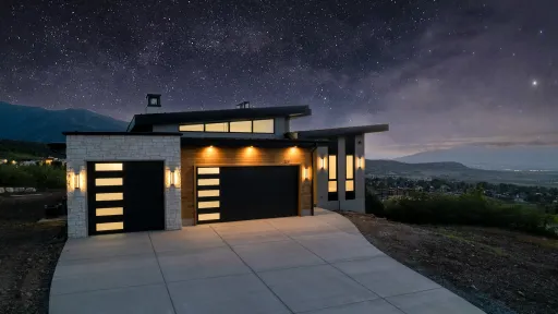 Beautiful Luxurious home on a starry night